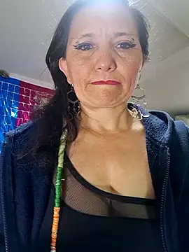 Alexamontiel  online show from April 6, 2026, 4:30 pm