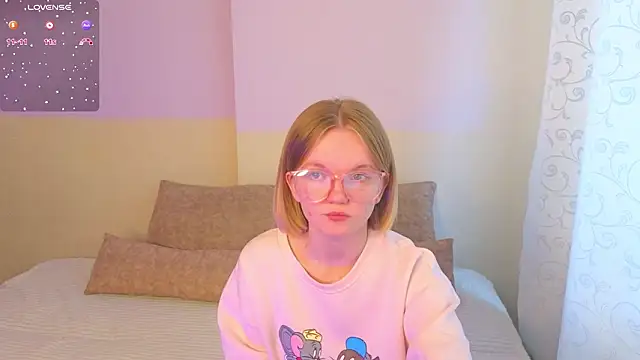 StellaBunny online show from March 3, 2026, 4:07 am