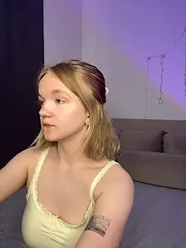 Snapshot of StellaBunny chatting on May 28, 2026, 11:07 am StellaBunny online show from May 28, 2026, 11:07 am
