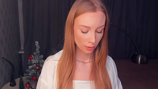 CarmenLipkin online show from February 18, 2026, 10:39 pm