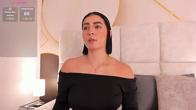 caroo giraldo   online show from March 31, 2026, 11:32 am