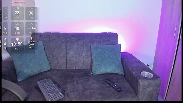 Snapshot of velmoon chatting on February 26, 2026, 7:35 pm velmoon online show from February 26, 2026, 7:35 pm