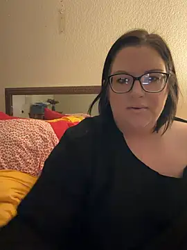 Snapshot of FreaksOffALeash3261 chatting on May 22, 2026, 12:11 pm FreaksOffALeash3261 online show from May 22, 2026, 12:11 pm
