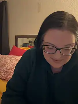 Snapshot of FreaksOffALeash3261 chatting on May 25, 2026, 4:18 am FreaksOffALeash3261 online show from May 25, 2026, 4:18 am