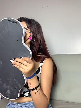 VelariaSoft online show from April 14, 2026, 12:55 pm