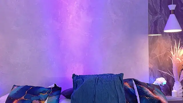 Hannah-Prada online show from April 8, 2026, 11:43 am