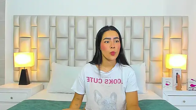 paola katy dicks online show from November 1, 2025, 1:24 pm