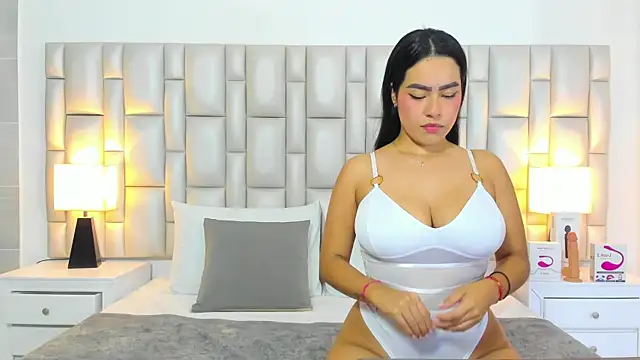 Snapshot of paola_katy_dicks chatting on June 3, 2026, 8:14 pm paola katy dicks online show from June 3, 2026, 8:14 pm