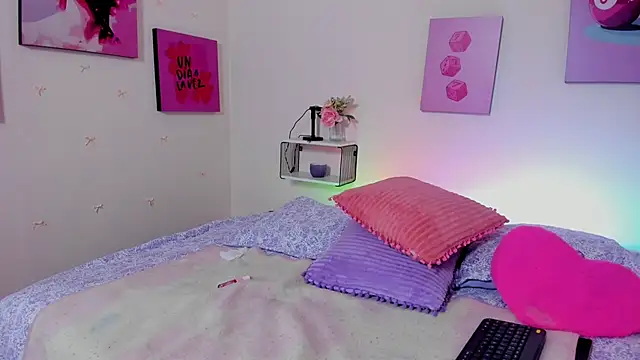 AnnyCotton online show from April 16, 2026, 9:39 pm