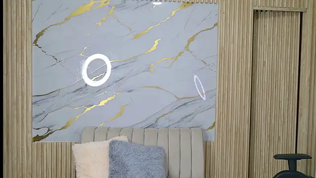 Sophie19   online show from April 15, 2026, 11:39 am