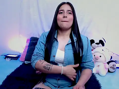 CristalSmithh online show from February 18, 2026, 4:19 am