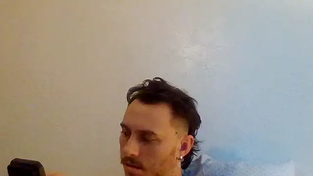 Tallhungandcloudy online show from March 6, 2026, 9:22 pm