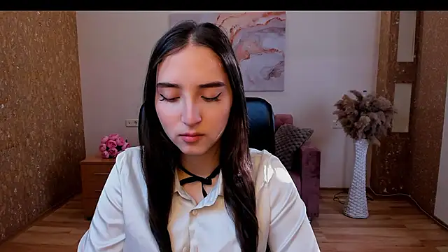 Effy Royse online show from February 28, 2026, 6:36 am