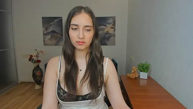 Effy Royse online show from May 3, 2026, 5:41 pm