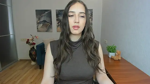 Effy Royse online show from May 14, 2026, 11:39 am