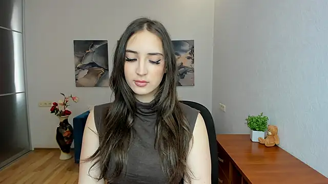 Effy Royse online show from May 29, 2026, 5:38 am