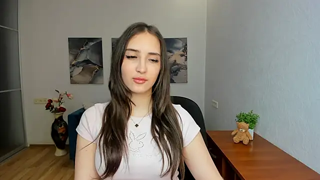 Effy Royse online show from May 29, 2026, 5:44 pm