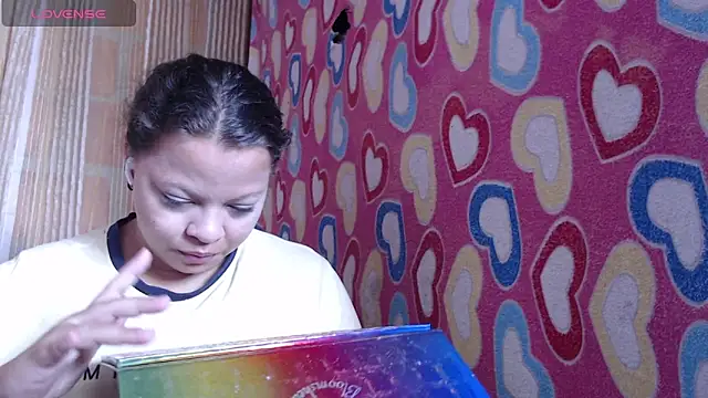 vanuslovelatina online show from April 16, 2026, 7:47 pm