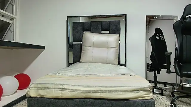 Noah-JONES online show from February 18, 2026, 3:46 am