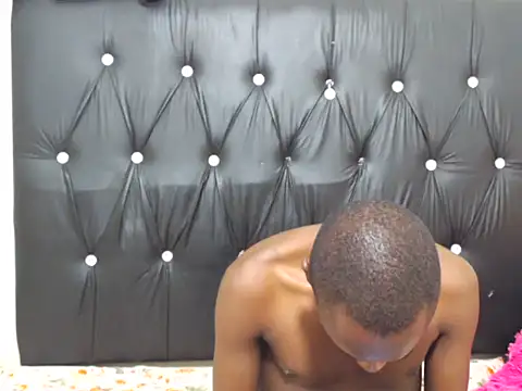 NtandoXx online show from February 15, 2026, 8:49 pm