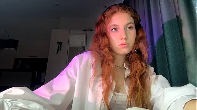 AliceCarrol online show from February 15, 2026, 2:58 pm