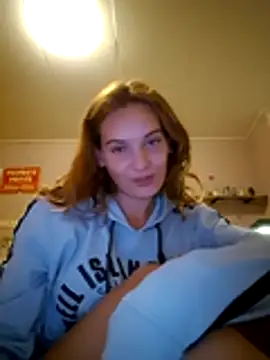 Snapshot of sweetsophie69 chatting on May 6, 2026, 7:52 pm sweetsophie69 online show from May 6, 2026, 7:52 pm