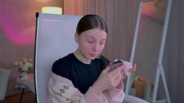 ElliFrankenweenie online show from March 6, 2026, 6:32 am