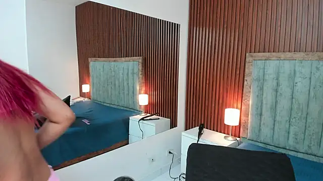 Karina Towers online show from March 31, 2026, 11:32 am