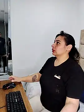 Camila baby777 online show from February 18, 2026, 7:54 pm