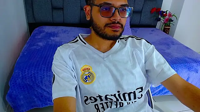 Snapshot of J_black_ chatting on February 21, 2026, 8:54 pm J black online show from February 21, 2026, 8:54 pm