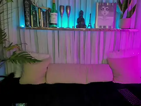 Miss-liaa online show from March 8, 2026, 2:04 am