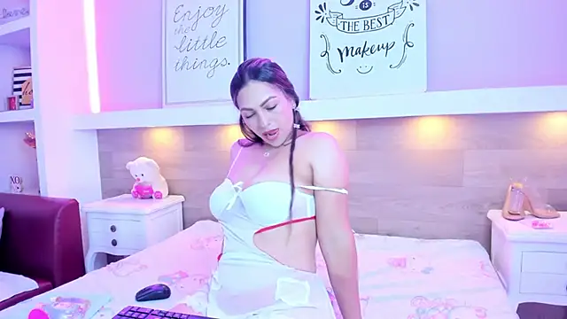 Snapshot of ZoeMoon-1 chatting on March 10, 2026, 8:14 pm ZoeMoon-1 online show from March 10, 2026, 8:14 pm