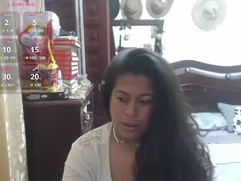 Snapshot of Caprichosa-39 chatting on February 14, 2026, 2:25 pm Caprichosa-39 online show from February 14, 2026, 2:25 pm