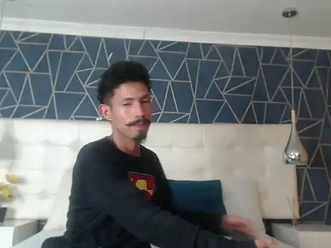 Snapshot of NoaahTylor chatting on February 14, 2026, 6:37 pm NoaahTylor online show from February 14, 2026, 6:37 pm