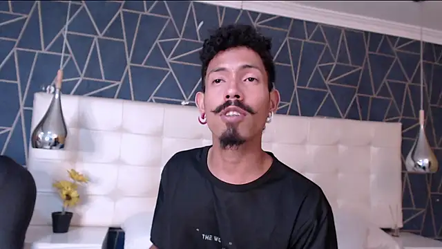 Snapshot of NoaahTylor chatting on February 20, 2026, 8:09 pm NoaahTylor online show from February 20, 2026, 8:09 pm