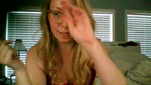 NikkiB653466 online show from March 3, 2026, 7:53 pm