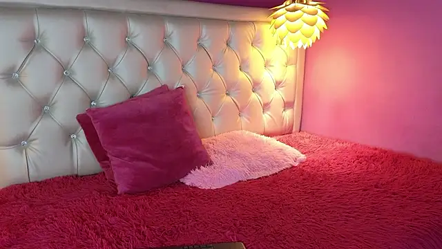 Snapshot of ivonne_heaven chatting on February 26, 2026, 4:22 am ivonne heaven online show from February 26, 2026, 4:22 am