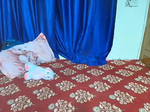 its-sarika01 online show from April 17, 2026, 6:05 am