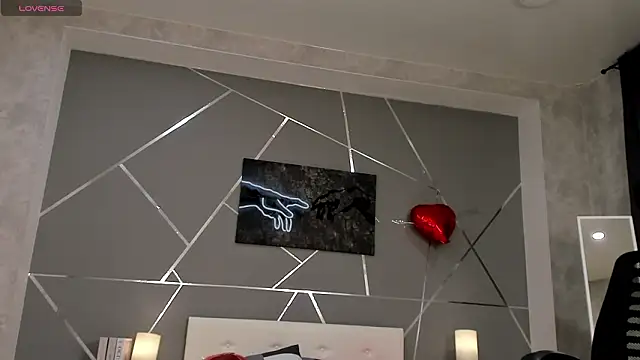 naomi reiss online show from February 28, 2026, 1:17 am