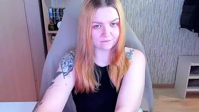 AnitaXVine online show from February 18, 2026, 6:04 pm