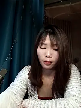 Girl-crazy1 online show from April 6, 2026, 5:52 am