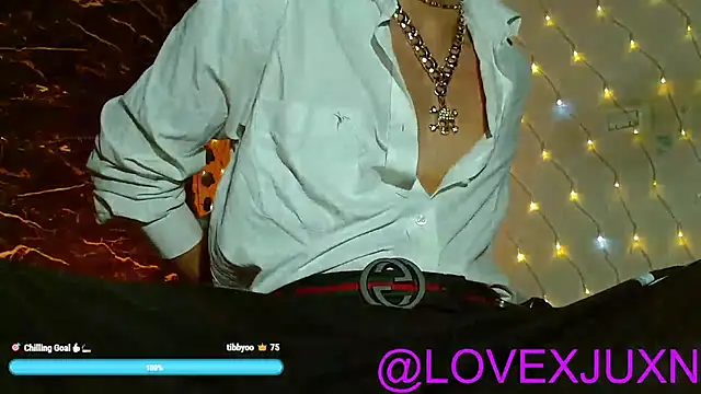 LovexJuxn8 online show from May 3, 2026, 4:51 am