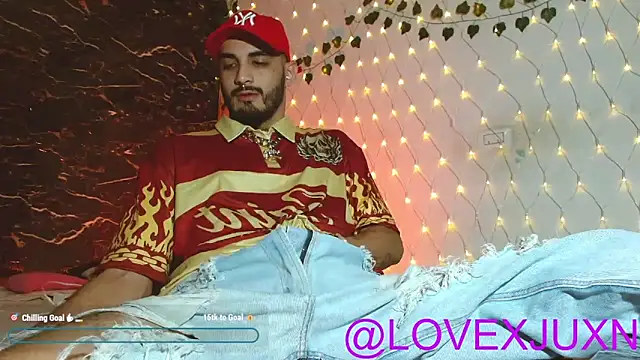 LovexJuxn8 online show from May 20, 2026, 10:16 pm