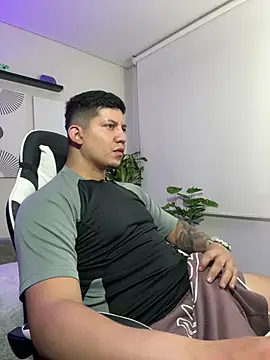 Snapshot of _robertobaggioo chatting on February 19, 2026, 12:34 pm robertobaggioo online show from February 19, 2026, 12:34 pm