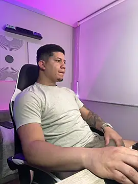  robertobaggioo online show from March 20, 2026, 12:32 pm