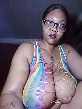 Snapshot of ShantelBootyBoobs chatting on June 24, 2026, 9:03 pm ShantelBootyBoobs online show from June 24, 2026, 9:03 pm