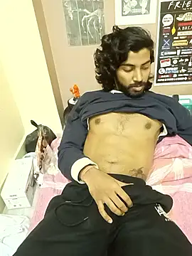 Snapshot of Yk_physique chatting on February 14, 2026, 8:33 am Yk physique online show from February 14, 2026, 8:33 am