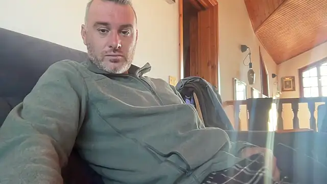 marcovik1 online show from February 17, 2026, 9:39 am