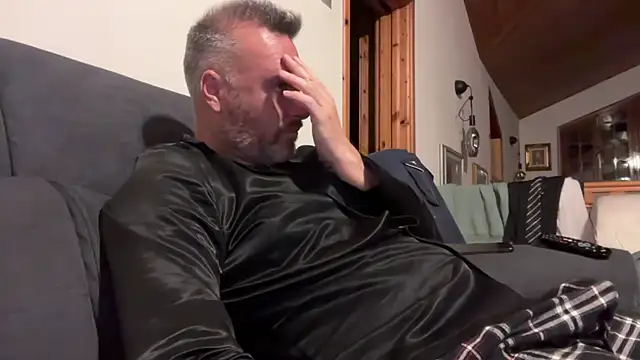 marcovik1 online show from March 18, 2026, 10:35 pm