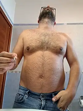 Snapshot of cetriolino chatting on March 3, 2026, 9:26 am cetriolino online show from March 3, 2026, 9:26 am